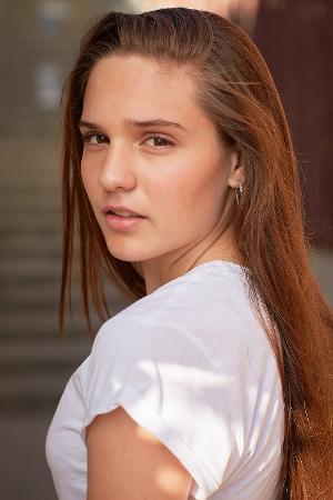 Amelie Anstett Cast In Recurring Lead Role On Brat TV's CHICKEN GIRLS Season 6 Image