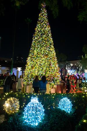 LA'S Union Station to Launch Holiday Season With Live Performances, Tree Lighting & More 