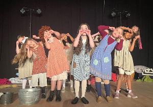 The Niantic Bay Playhouse Presents ANNIE JR. A Musical for All Ages  Image