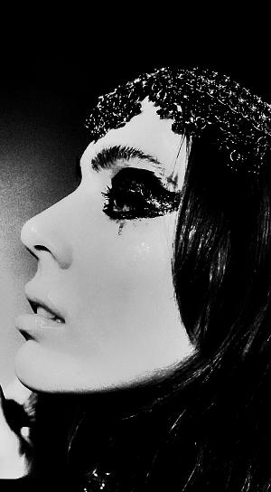 Pop Artist Emmanuelle June Releases New Single 'Stellar Babies' Image