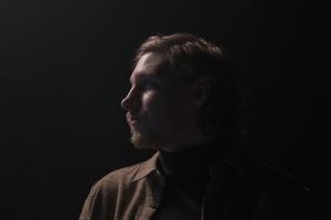 Cinematic Electronica Producer Douran Shares 'Inertia' Single & Live Video Image