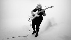 VIDEO: Nashville Indie Rocker Artist Alyssa Joseph Powerful Rendition Of “What To Do” Image
