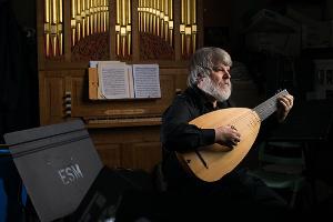 GRAMMY-Winning Lutenist Paul O'Dette Shares a Streaming Concert From His Home 