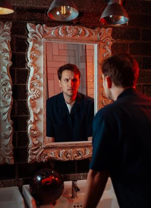 Vittorio Angelone Will Embark On Tour With WHO DO YOU THINK YOU ARE? I AM! Image