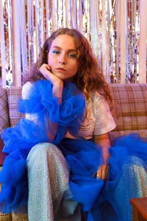 Norwegian Singer-Songwriter Moyka Debuts New Single, 'Illusion' Image