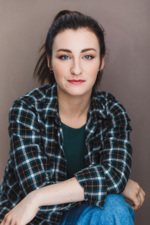 Tess Jonas Stars in ANYTHING BUT QUIET at 54 Below Image