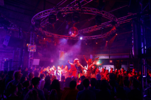 OSCAR AT THE CROWN Offers Special Free Performance For At Risk Youth Image