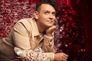 Michael Longoria Brings Holiday Hop Concert To The Green Room 42 