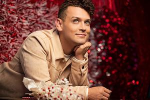 Michael Longoria Brings Holiday Hop Concert To The Green Room 42 Image