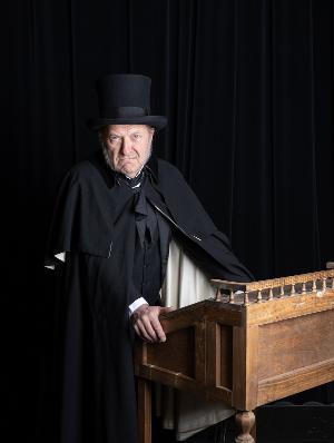 A CHRISTMAS CAROL Returns To The Hatbox This Holiday Season Image