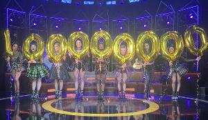 SIX Hits 100,000,000 Spotify and Apple Music Streams; Second Only to HAMILTON in Musical Theatre Genre Image