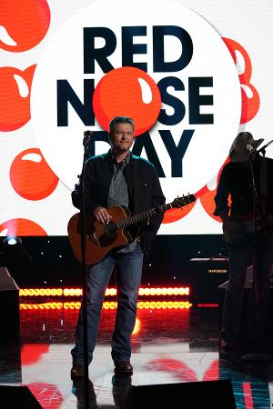 Blake Shelton, Gwen Stefani, Milo Ventimiglia, Bryan Cranston and More Join NBC RED NOSE DAY SPECIAL 