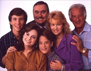 The Cast of MR. BELVEDERE Reunites Via Zoom For Fans Image