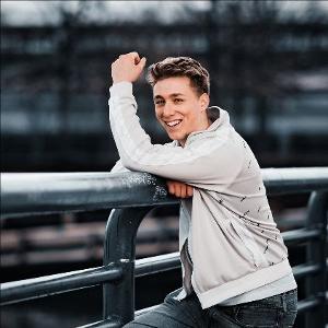 American Idol's Louis Knight Releases New Video For 'Maybe That' Image