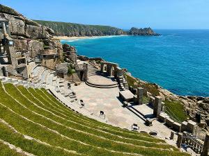 Stephen Tompkinson Leads EDUCATING RITA at Minack Theatre, Cornwall This August Image