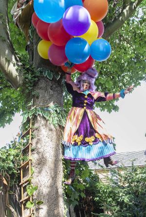 Peter Duncan Signs Two Cinema Deals To Screen His Homemade Pantomime in 55 UK Cinemas Image