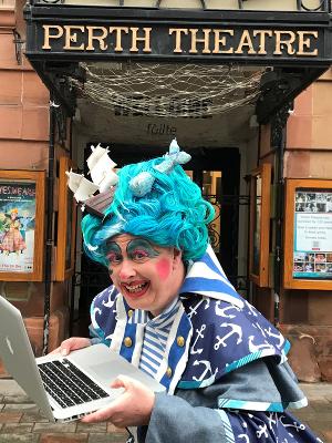 Perth Theatre Moves Panto OH YES WE ARE! Online Image
