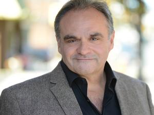 Artist Series Concerts Presents Baritone Todd Thomas Outdoors At Selby Gardens Image