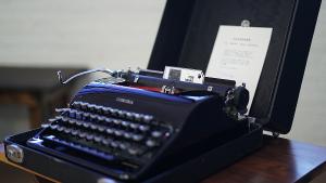 Shattered Globe Theatre Raffles Off Vintage Typewriter From Tom Hanks' Personal Collection 