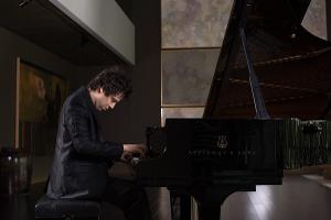 DOMINIC FERRIS: PIANO PLAYER TO THE STARS Comes to Crazy Coqs Image