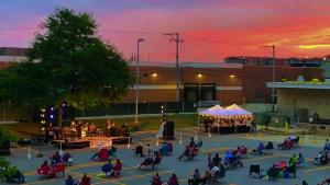 Porchlight Music Theatre Brings BROADWAY IN YOUR BACKYARD To North Shore Center For The Arts  Image