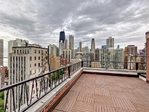 Porchlight Music Theatre Partners With Ambassador Chicago For The Latest BROADWAY IN YOUR BACKYARD Image