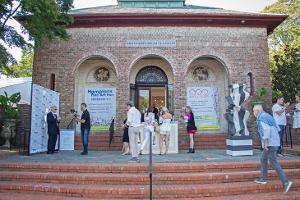 Hamptons Fine Art Fair Closes With 1000's Of Art Lovers In Attendance & Robust Sales Over Labor Day Weekend Image