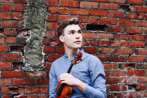 Bay Area Virtuoso Leads Conductor-Less FOUR SEASONS Image