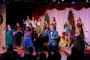 Broadway Star Headlines TexARTS' A COOO YULE Image