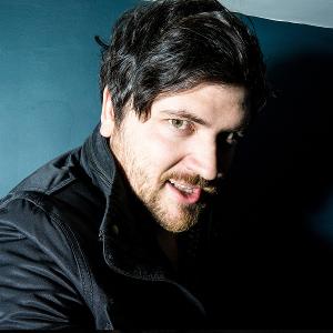 The Den Theatre Announces Comedian Olan Rogers On The Heath Mainstage  Image