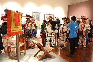 Comunidades De La Cultura Wixárica Visitan El Museo Del Palacio De Bellas Artes Image