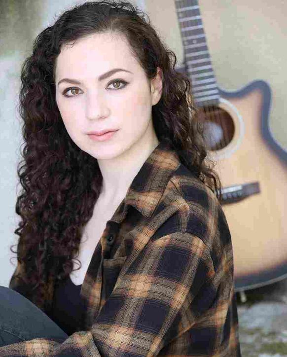 Rebecca Lynn Goldfarb Headshot