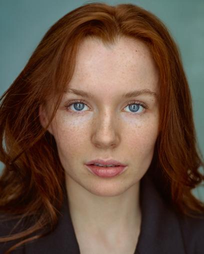 Emma Lloyd Headshot