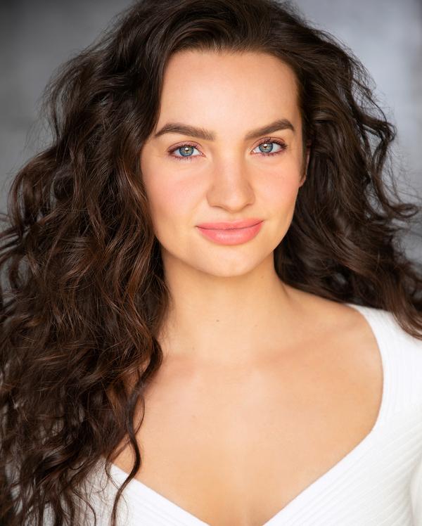 Isabella Olivas Headshot