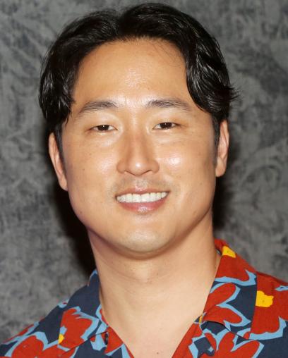 Meet the Cast of MAYBE HAPPY ENDING, Beginning Previews Tonight on Broadway Image