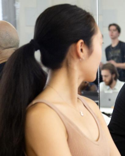 Angela Zhang Headshot