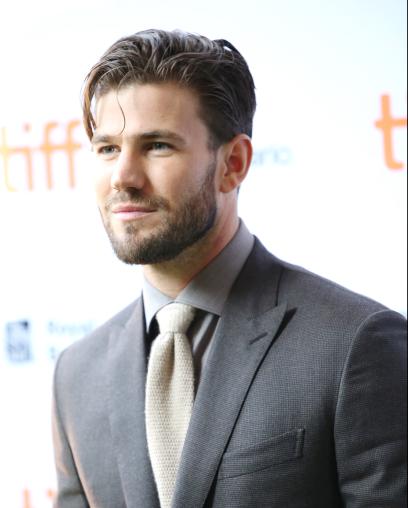 Austin Stowell Headshot