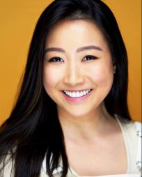 Carolyn Kang Headshot