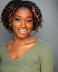 Taylor McKenzie Headshot