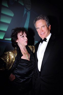 Photo Coverage: Stella Adler Gala/Passing of the Torch - Brando to Beatty Image