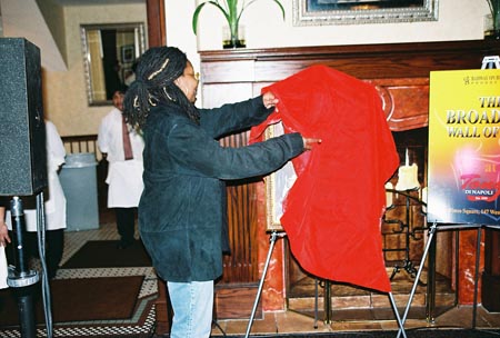Photo Coverage: Whoopi Goldberg Unveiled on Broadway Wall of Fame Image