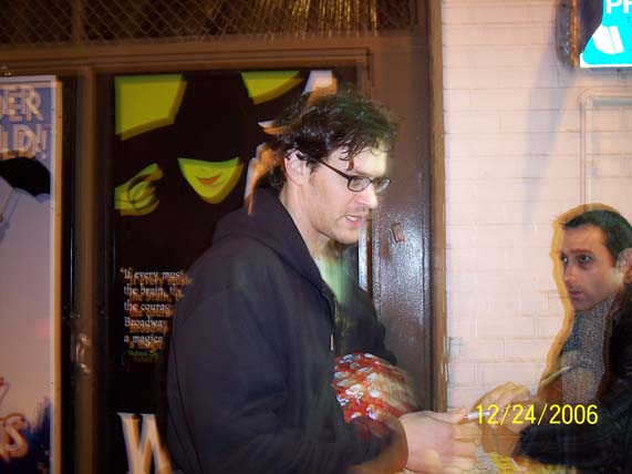 Jaystarr's 10/10 Reports on THE TWO LITTLE DOGS (Boston & Hartford) with stage door pics on both.