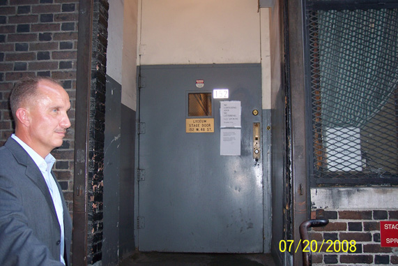 Jaystarr's 10/10 Report on [title of show] with stage door photos!