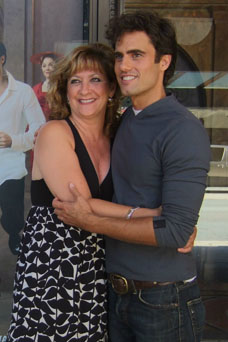 re: David Burnham Stars in WICKED