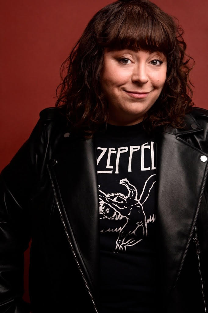 Allison Guinn (Nessa)