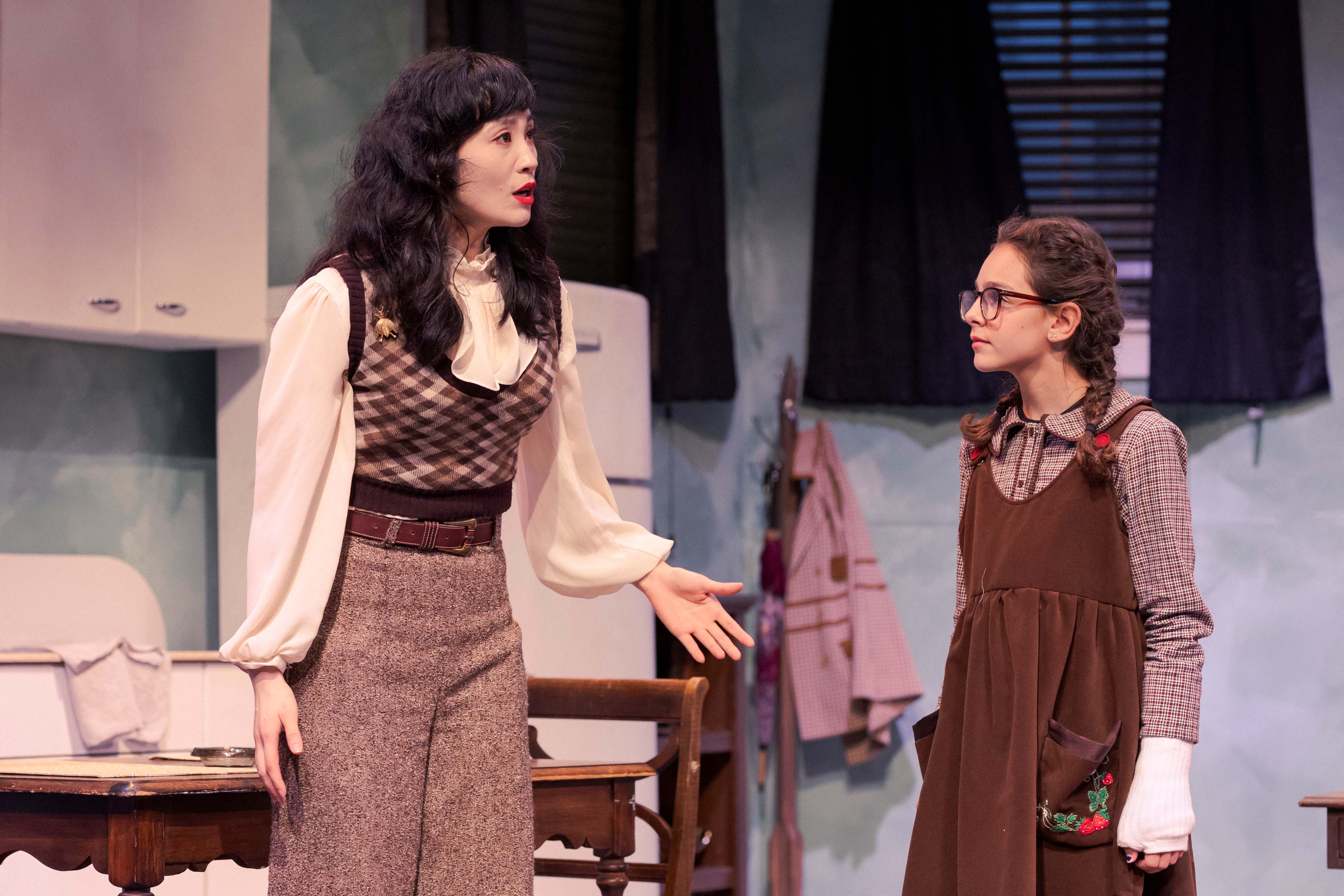 Susan (Sarah Jiang) and Gloria (Mia Rapoport)