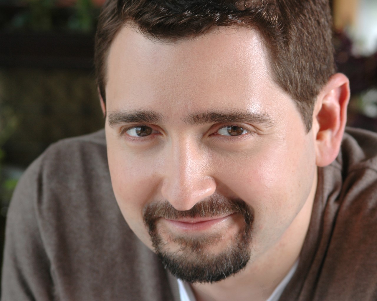 Ethan Butler as Roberto