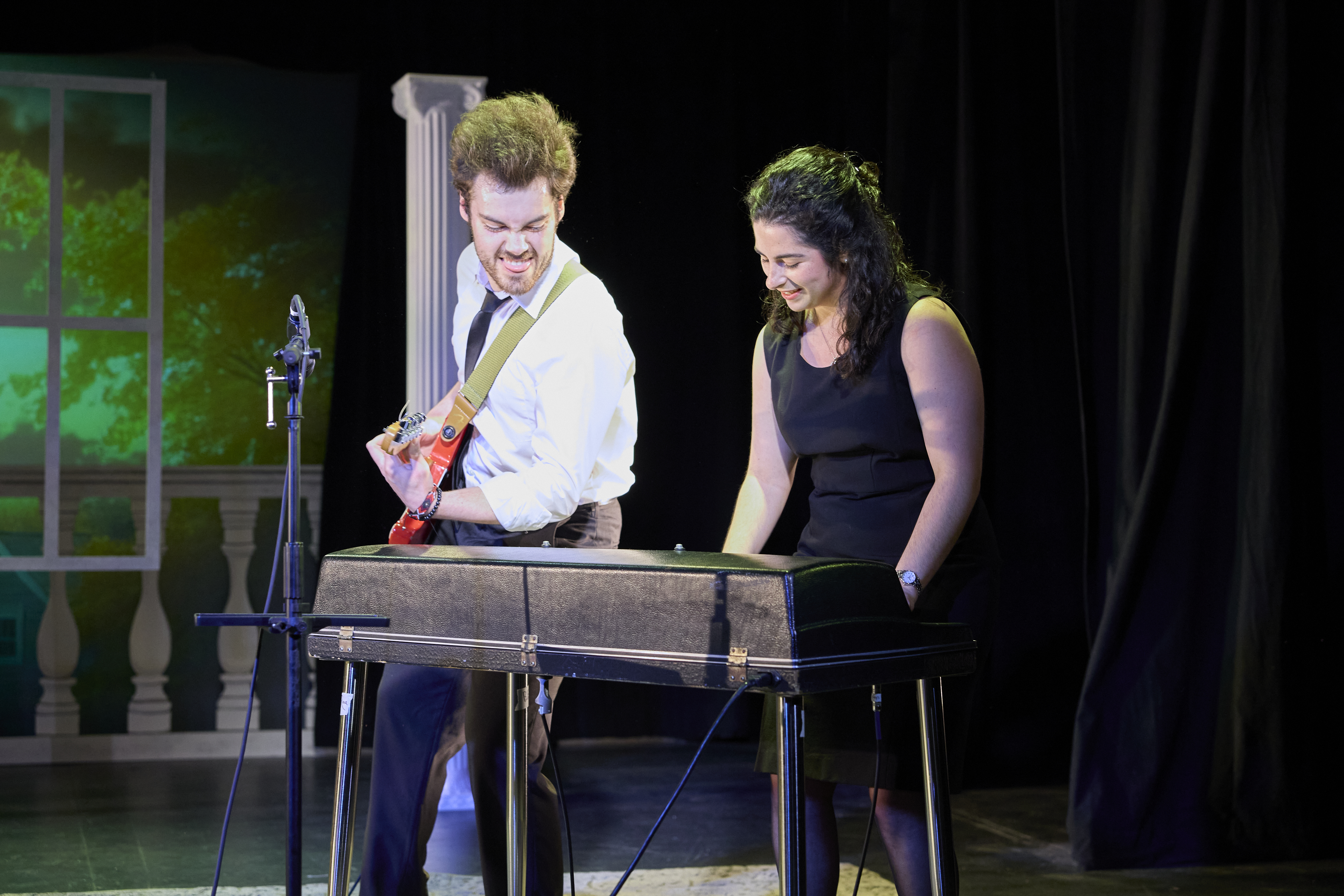 Sam Frye and Jean Gordon in If I Cleaned Everything