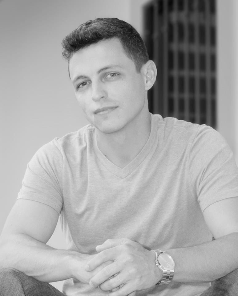 Ricky Marenda stars as Robert in mad Theatre of Tampa's Company 9