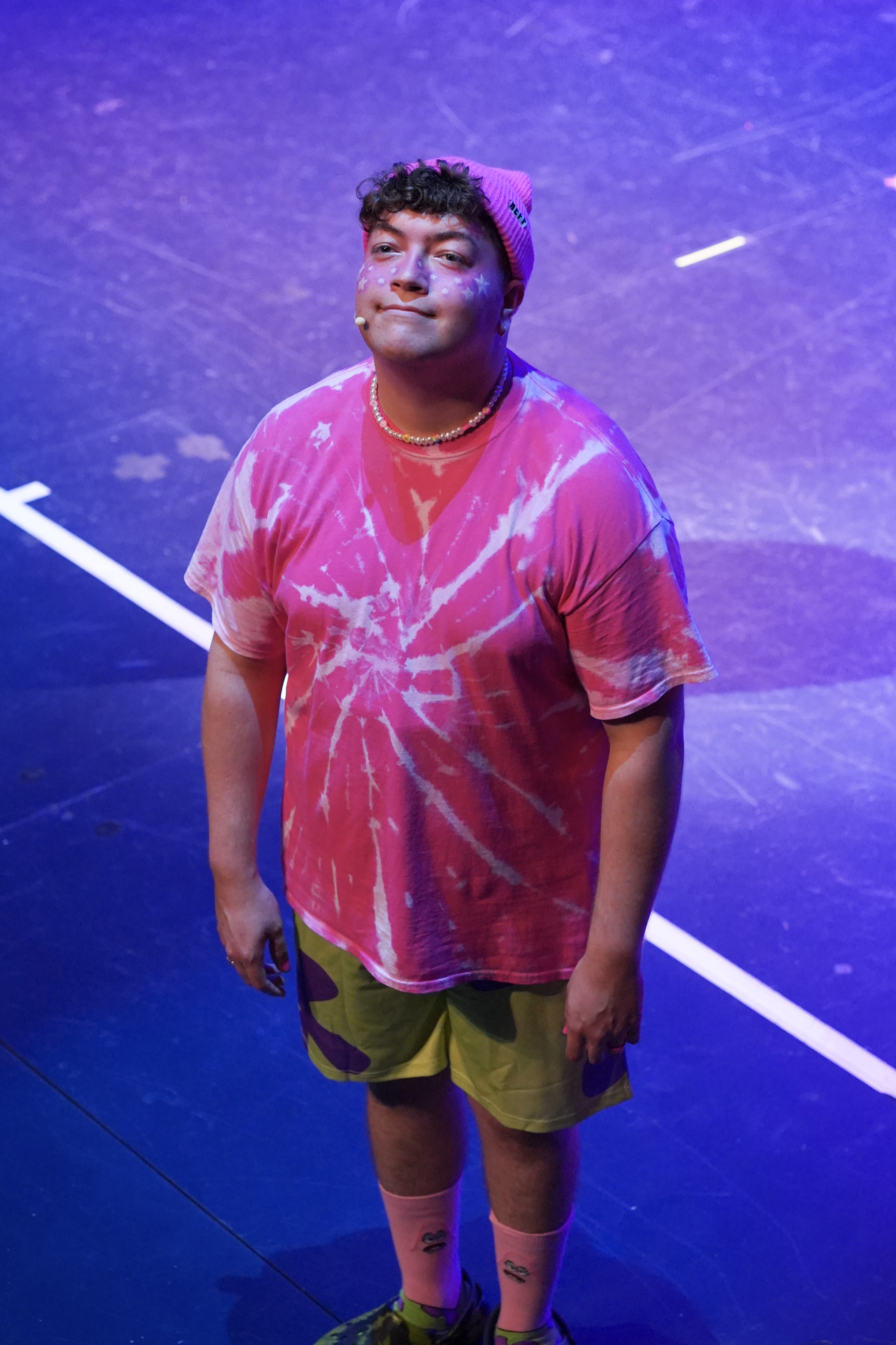 Brandon Muñoz-Dominguez as Patrick Star (photo by Kevin Meza, courtesy of Celebration Theatre Co.)